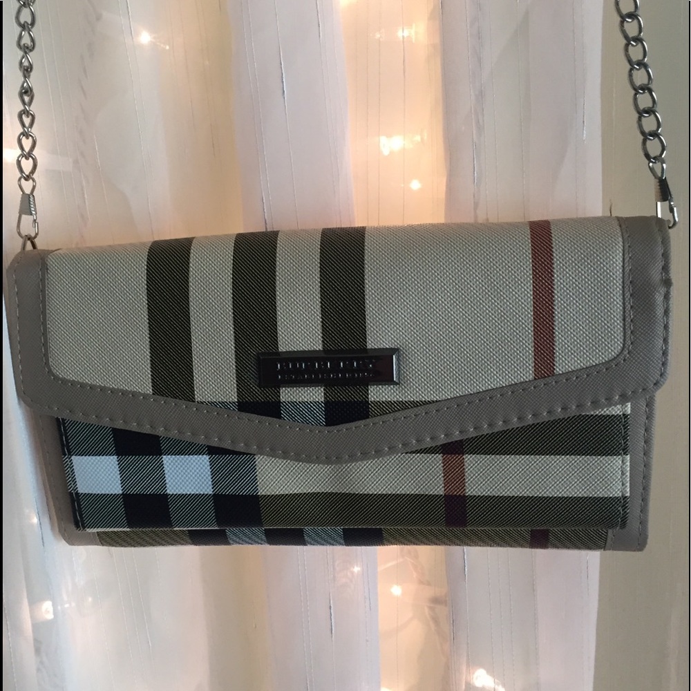 Burberry shoulder bag/ clutch